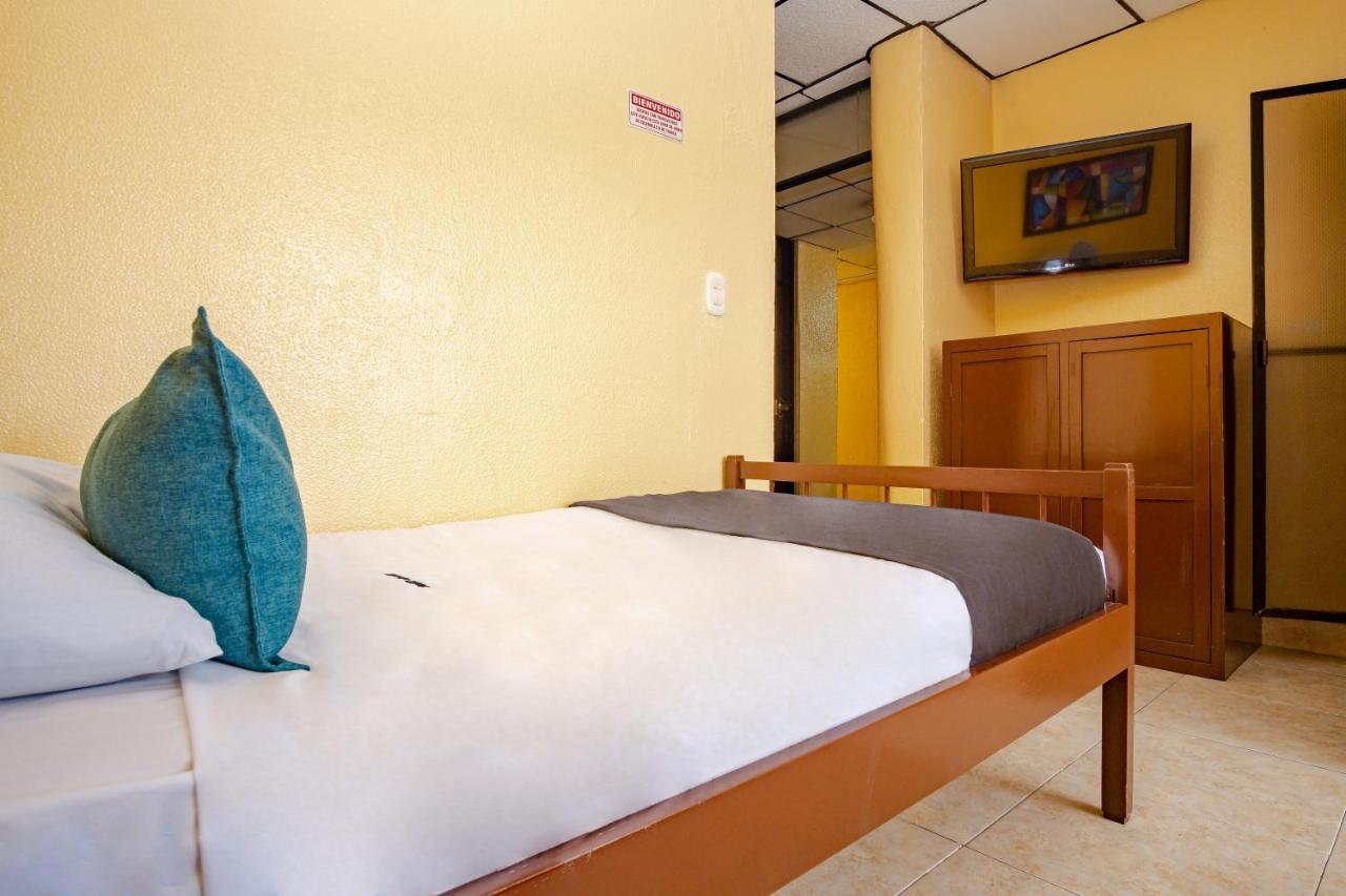 Ayenda Europa Hotel Bogota Exterior photo